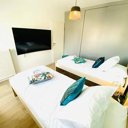 Apartament Large 2 Bedrooms Flat With Terrace And Oarking *