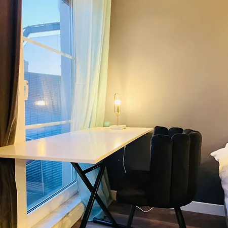 Large 2 Bedrooms Flat With Terrace And Oarking Appartement