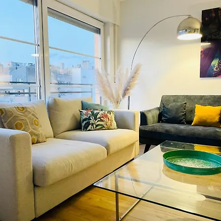 Large 2 Bedrooms Flat With Terrace And Oarking Appartement *