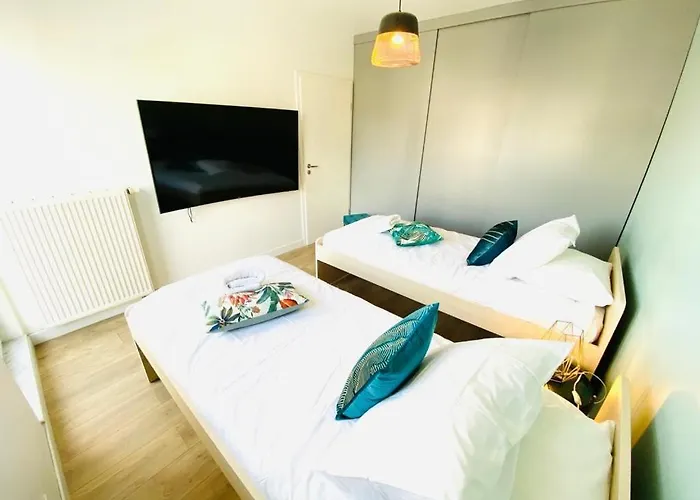 Daire Large 2 Bedrooms Flat With Terrace And Oarking *