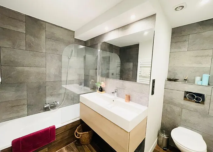 Large 2 Bedrooms Flat With Terrace And Oarking * Lüksemburg