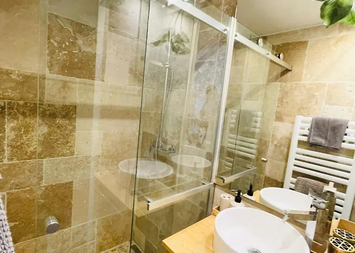 Large 2 Bedrooms Flat With Terrace And Oarking Lüksemburg